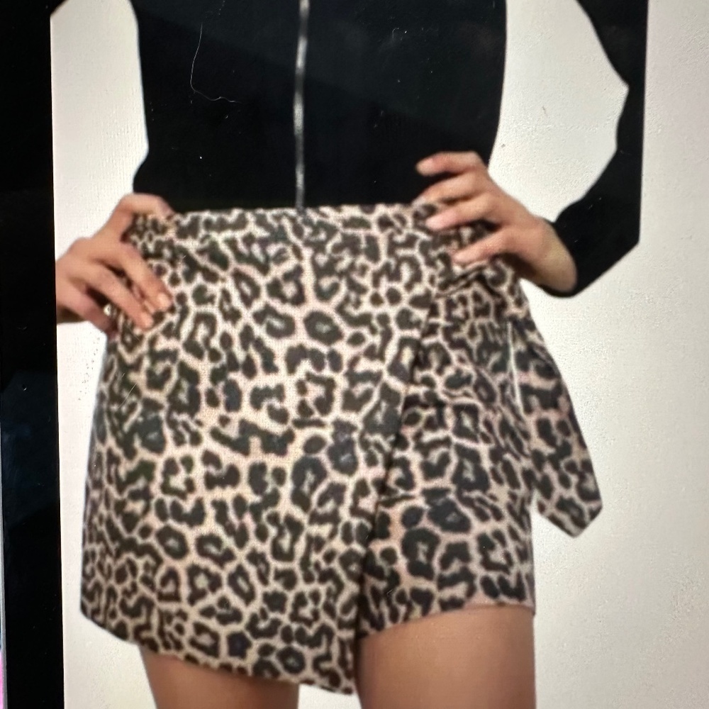 Zara faux suede leopard skort
